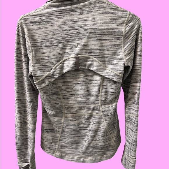Lululemon Like New Define Jacket size 6 - Picture 4 of 7